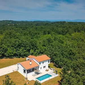 Prisunca Jacuzzi & Swimming Pool , Pazin Croatia